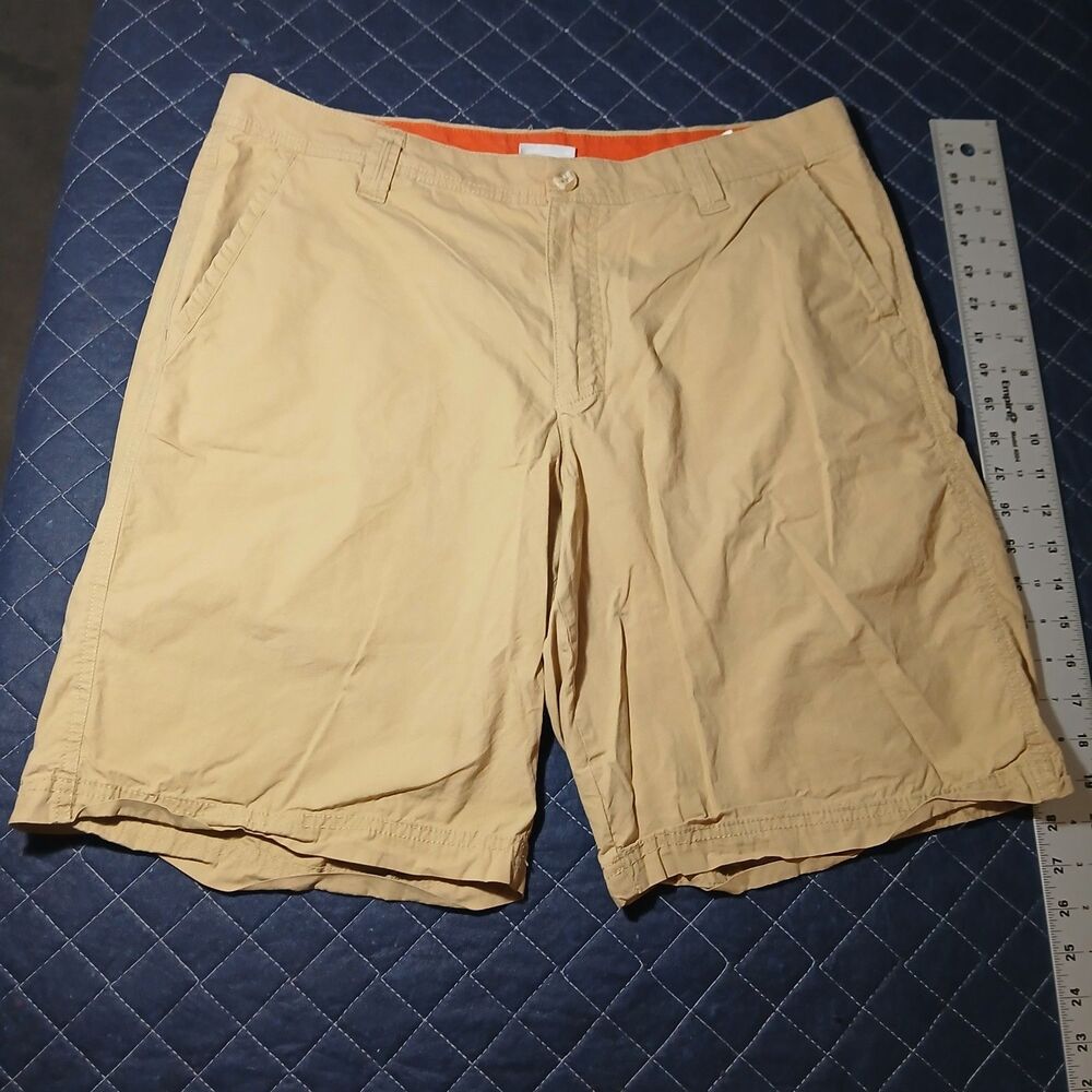 Columbia Shorts Mens 36 Khaki Quick Dry Hiking Outdoor Zip Fly Pockets 10 in